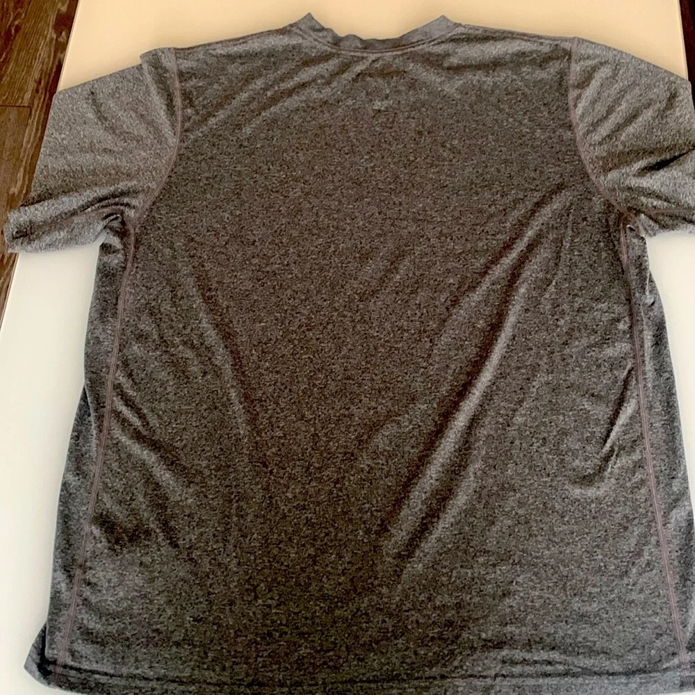 Nike Dri-Fit Grey Short sleeve shirt - Picture 5 of 5